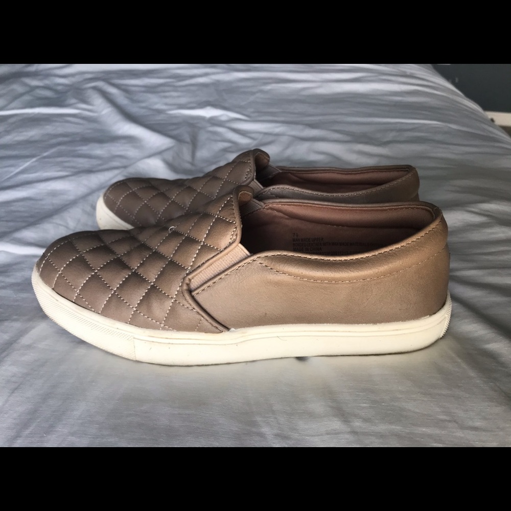 Slip on Quilted Sneakers / Tennis shoes / Loafers